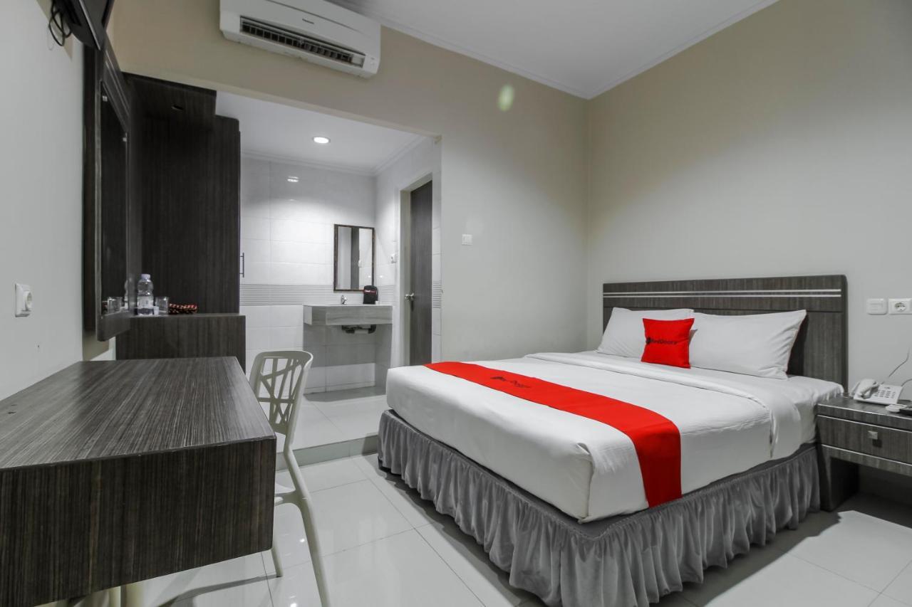 Reddoorz Plus Syariah @ Jalan Sriwijaya Medan Kültér fotó