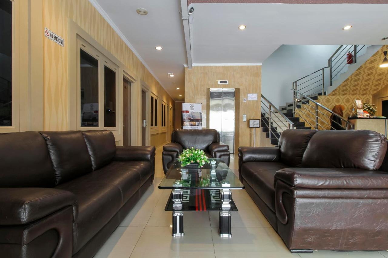 Reddoorz Plus Syariah @ Jalan Sriwijaya Medan Kültér fotó