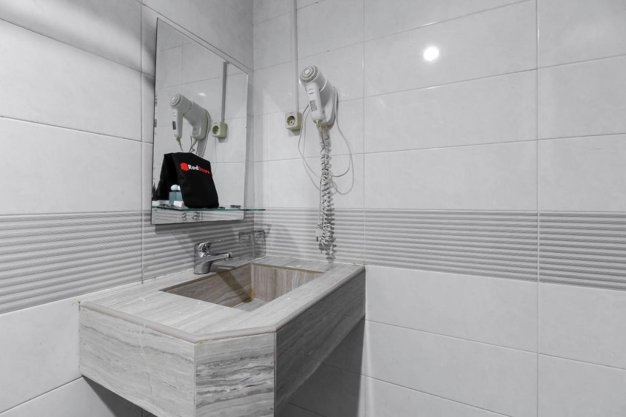 Reddoorz Plus Syariah @ Jalan Sriwijaya Medan Kültér fotó