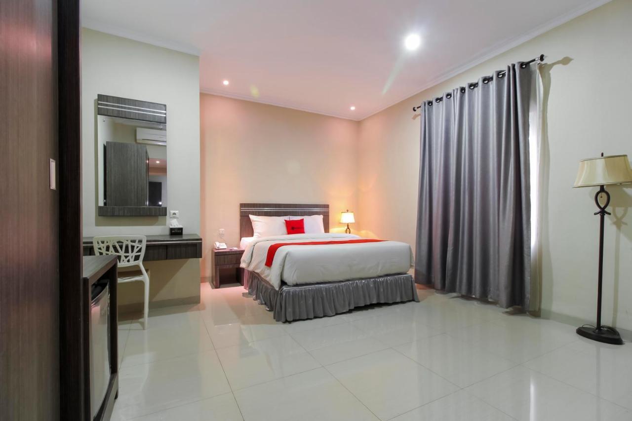 Reddoorz Plus Syariah @ Jalan Sriwijaya Medan Kültér fotó